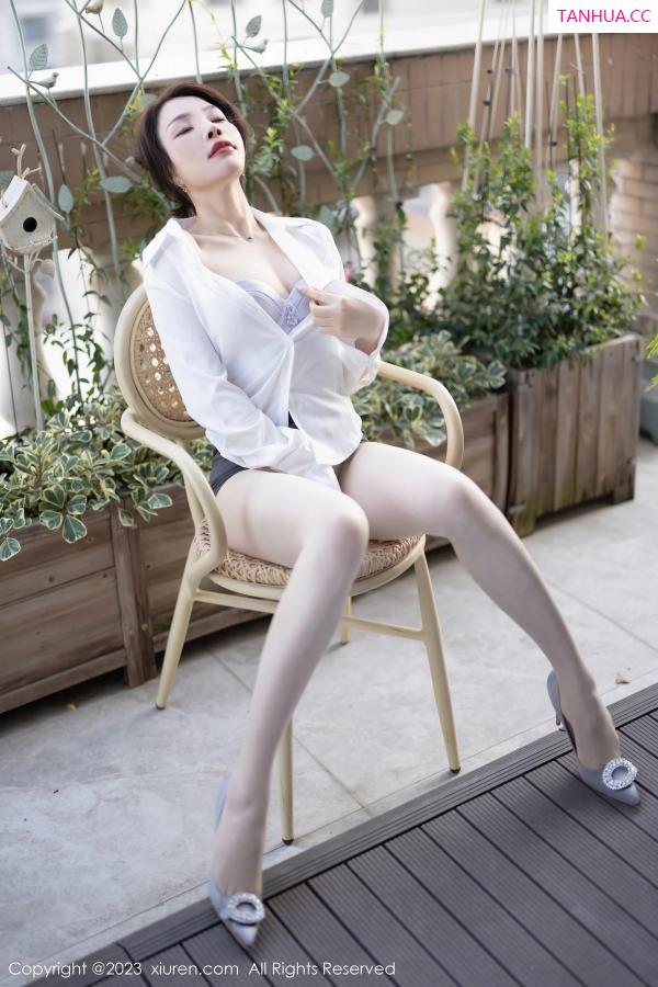 陈芝 芝芝Booty [XiuRen]高清写真图 2023.06.30 No.7002 徐莉芝Booty 美腿丝袜第11张图片